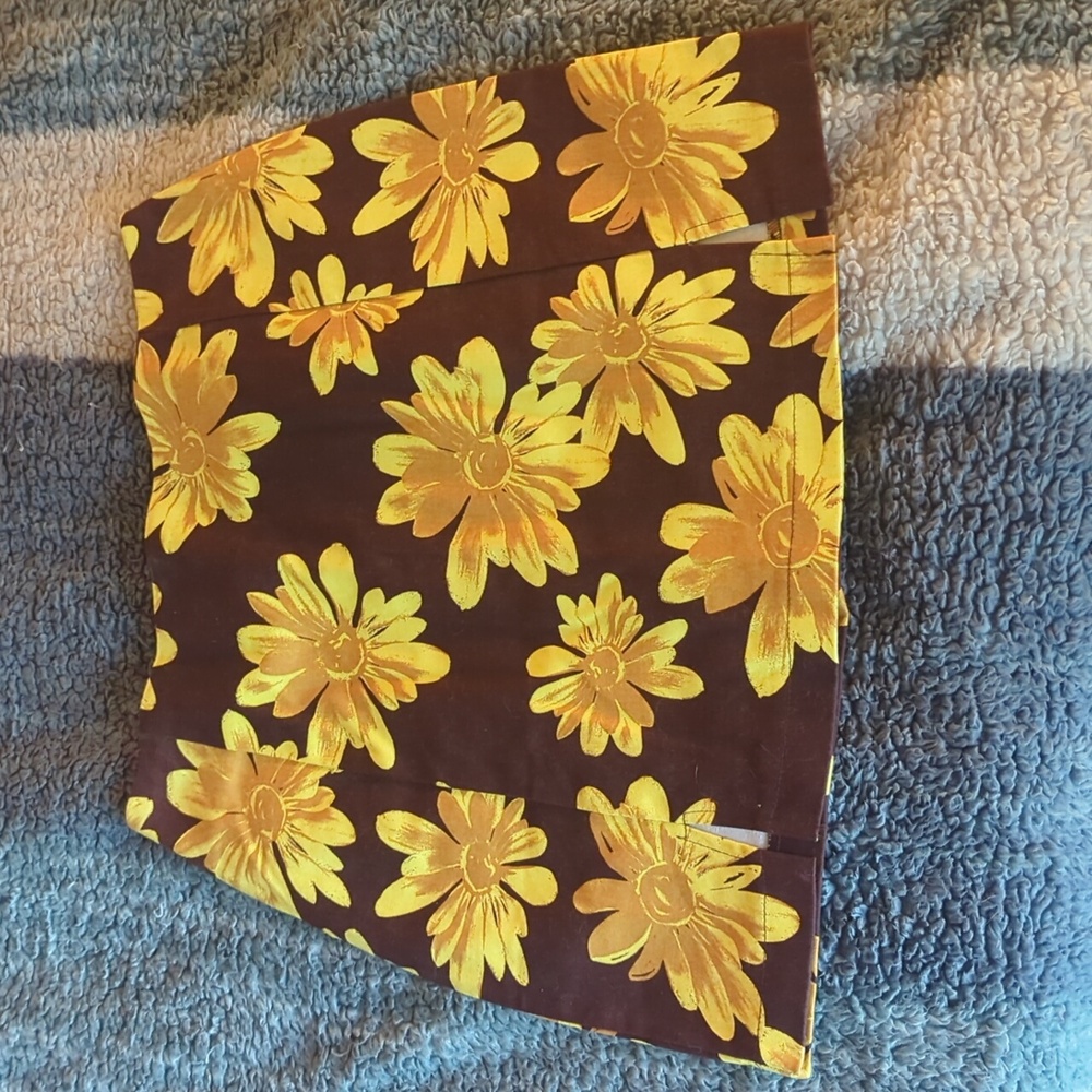 Floral mini skirt